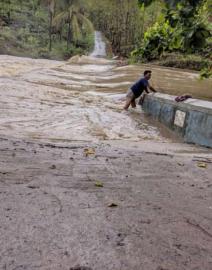 Banjir Melanda, Jembatan Ndung Dowo Tidak Bisa Dilewati